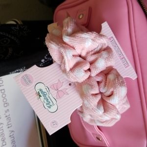 NEW! 2 Microfibre scrunchies